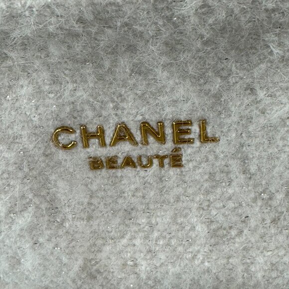 Chanel Beaute Snowflake Makeup Cosmetic Bag - Picture 2 of 12